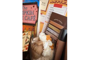 Autumn Book Box \\"Pumpkin Spice Cafe\\"